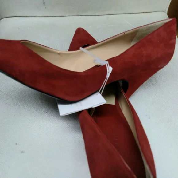 COPY - Zara Red Suede Shoes - Picture 2 of 10